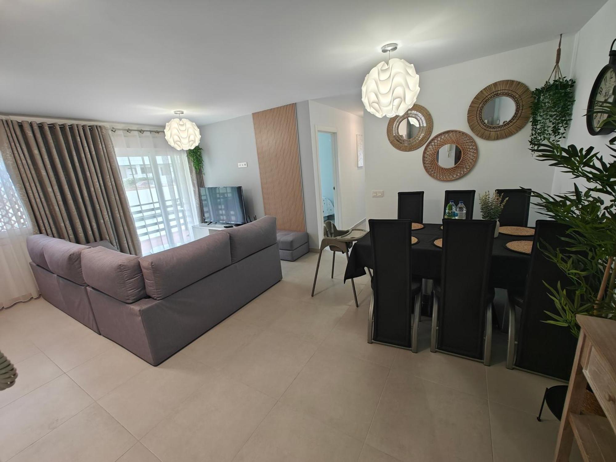 Sun Apartment - 3 Bedrooms, Priv Parking, Pool, Ac, Tv Channels, Fibre Net Los Cristianos (Tenerife) Eksteriør bilde