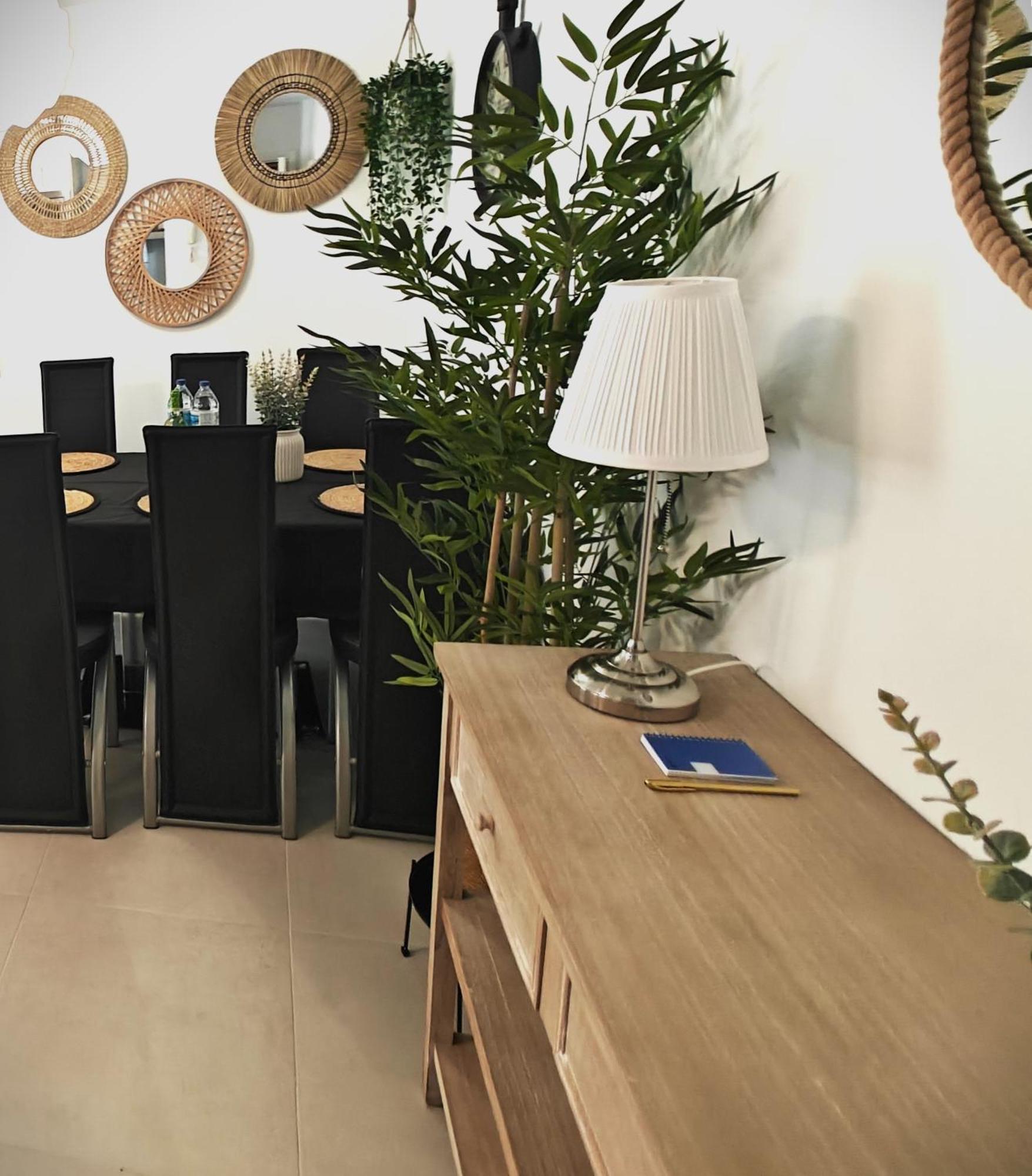 Sun Apartment - 3 Bedrooms, Priv Parking, Pool, Ac, Tv Channels, Fibre Net Los Cristianos (Tenerife) Eksteriør bilde