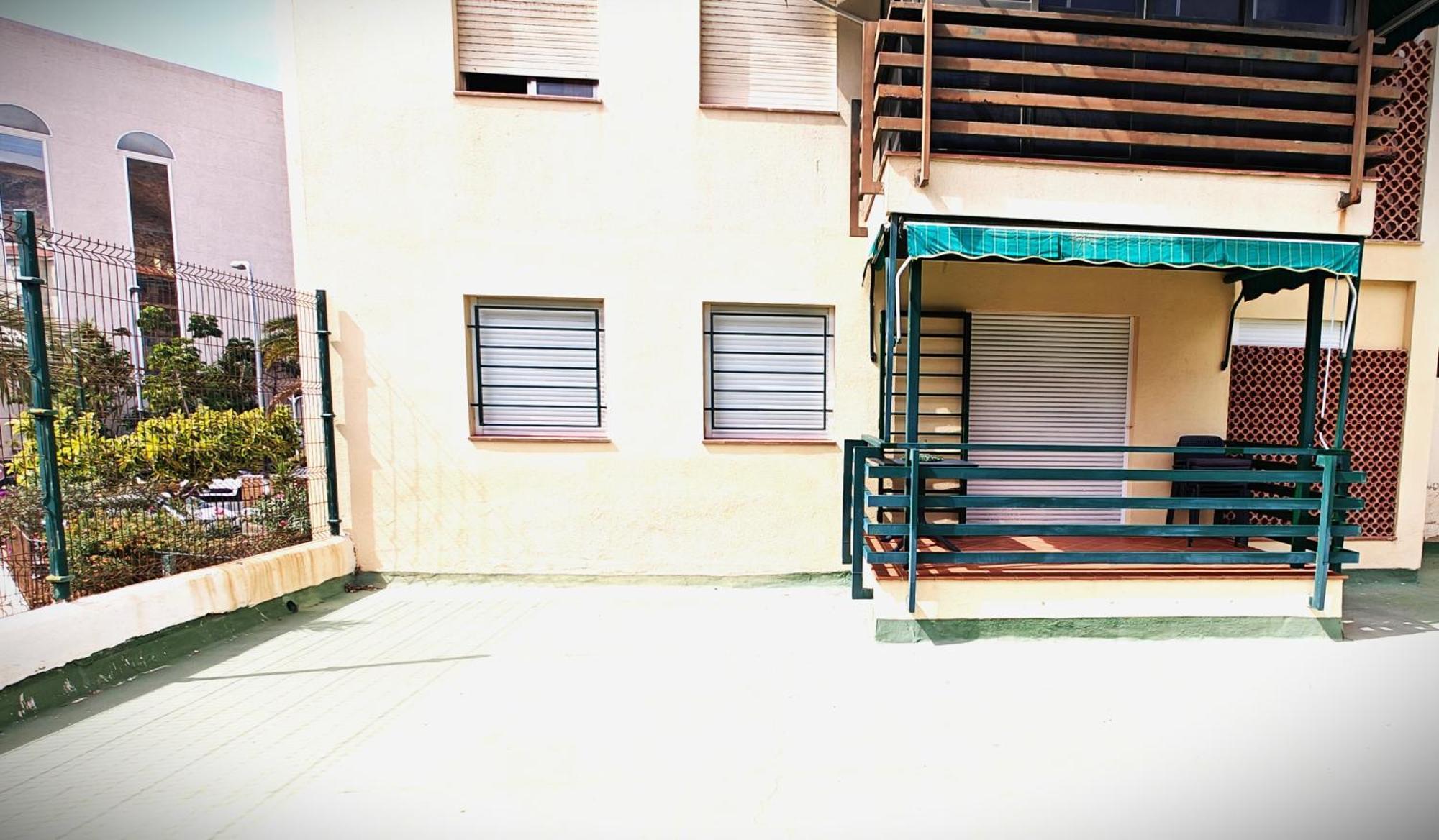 Sun Apartment - 3 Bedrooms, Priv Parking, Pool, Ac, Tv Channels, Fibre Net Los Cristianos (Tenerife) Eksteriør bilde