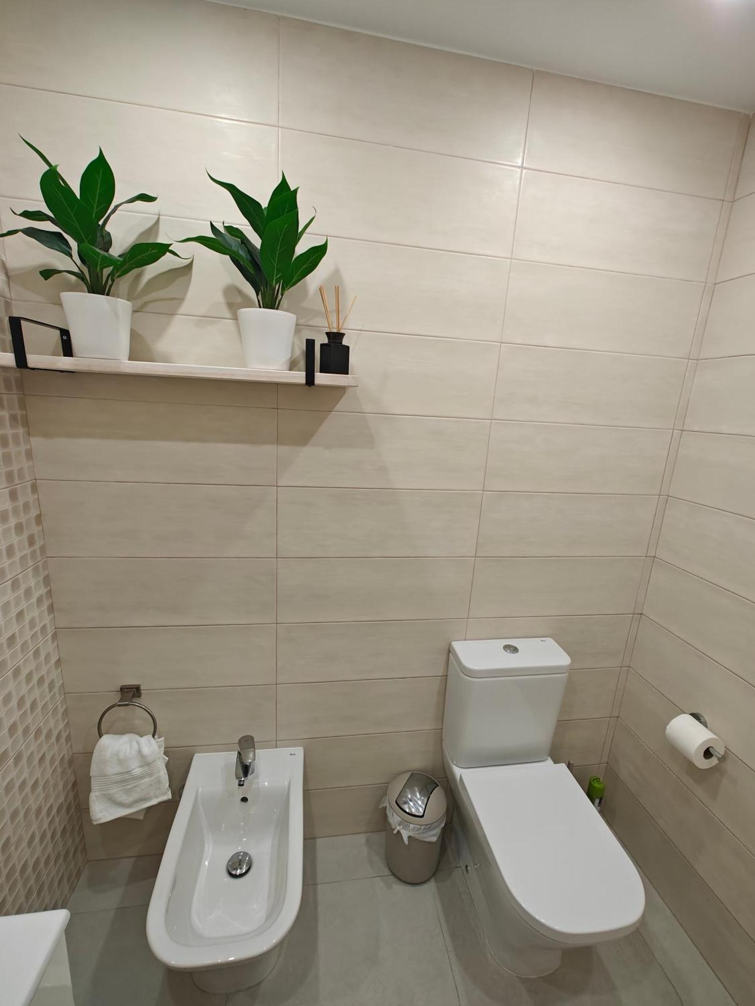 Sun Apartment - 3 Bedrooms, Priv Parking, Pool, Ac, Tv Channels, Fibre Net Los Cristianos (Tenerife) Eksteriør bilde
